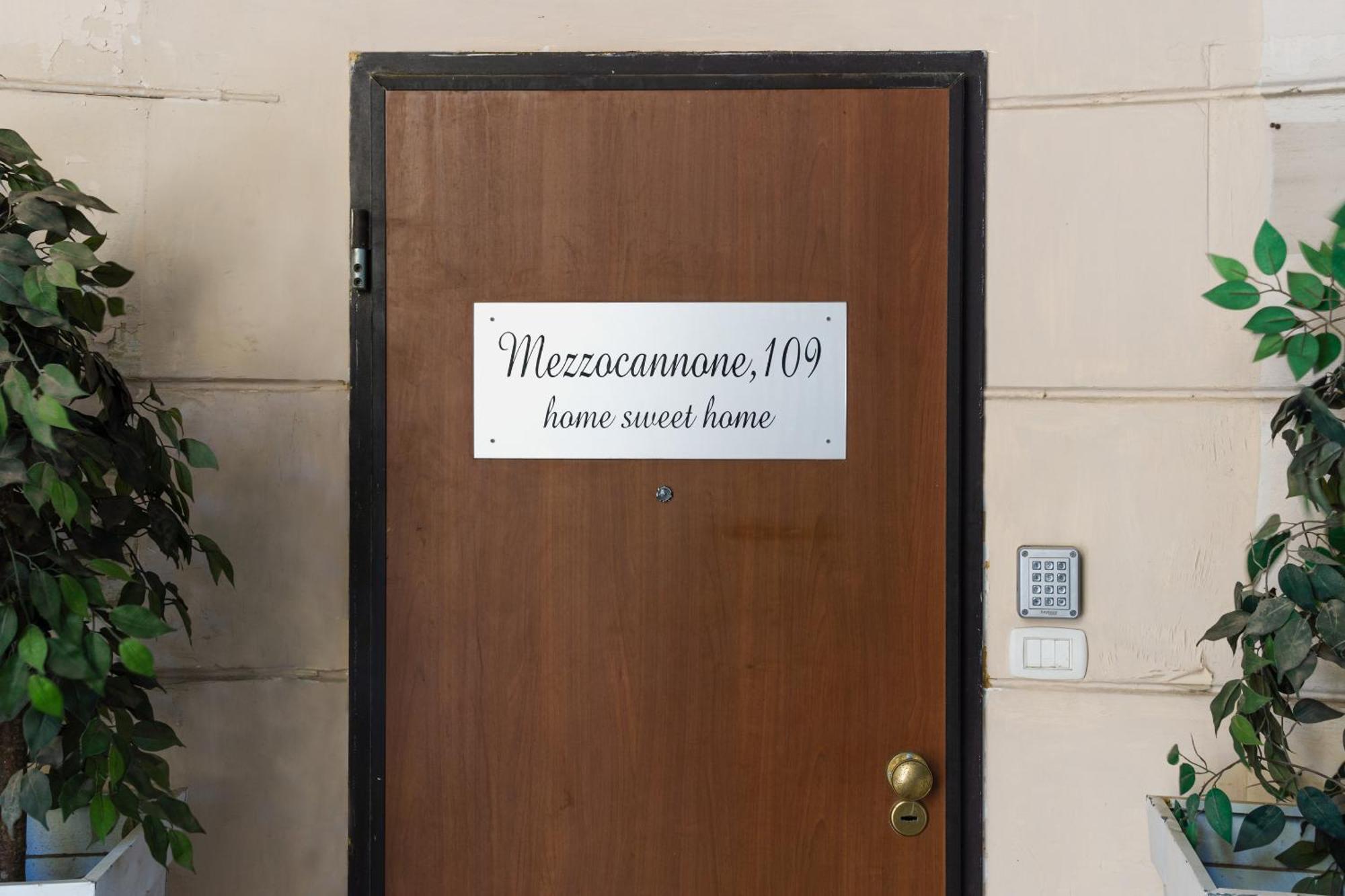 Mezzocannone 109 - Sweet * Napels